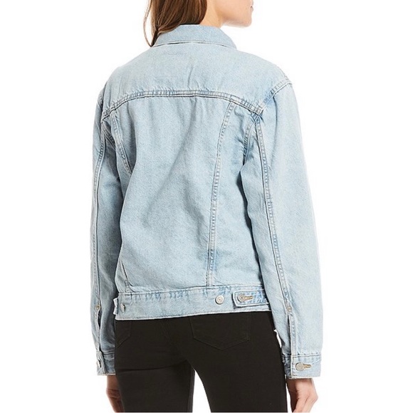 Levi's Jackets & Blazers - {Levi’s} Trucker Jean Jacket